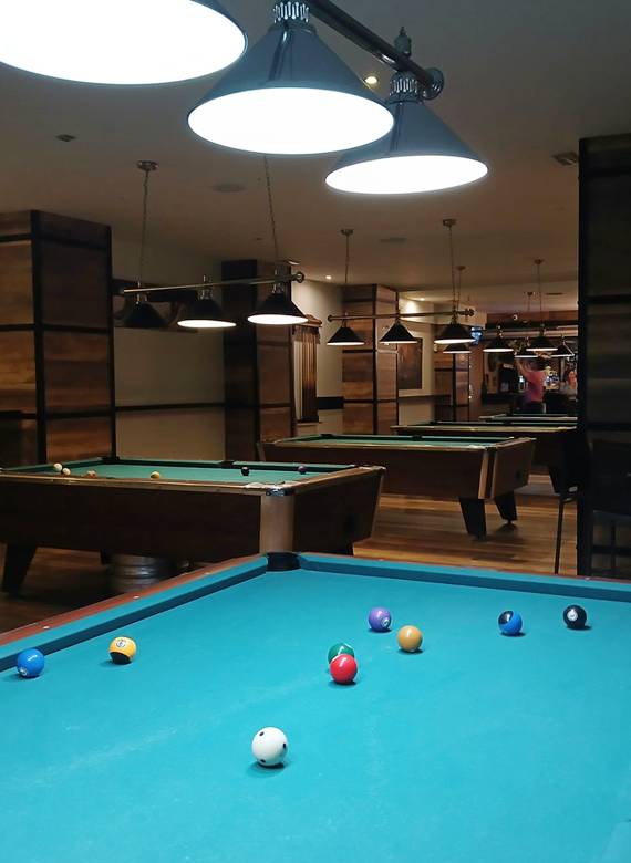Sala de Billar de MASSÉ Drinks & Pool